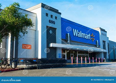 Walmart Store Facade and Entrance Editorial Photo - Image of food, consumerism: 163780516