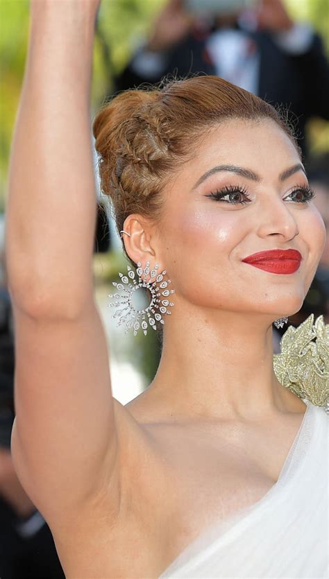 Urvashi Rautela (Cannes '22) : r/bollyarm