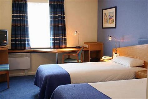 Holiday Inn Express Birmingham NEC | Unbeatable Hotel Prices for Birmingham Airport