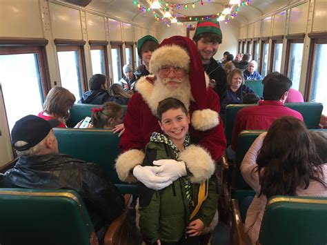 Everett Railroad's Scenic Santa Express Train Is Positively Magical ...