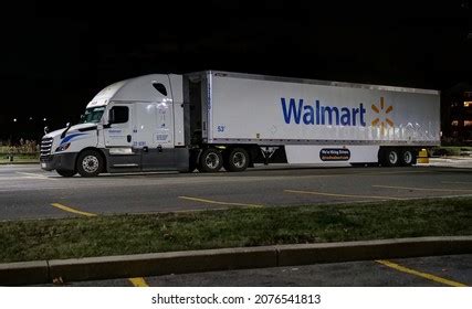 Walmart Merchandise Delivery Truck Parked Stores Stock Photo 2076541813 | Shutterstock