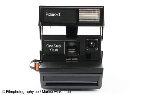 Polaroid 600 (round top) - Learn more about the instant camera and films