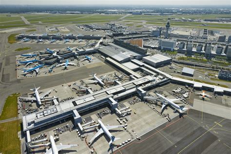 Design teams present new Amsterdam Airport Schiphol terminal