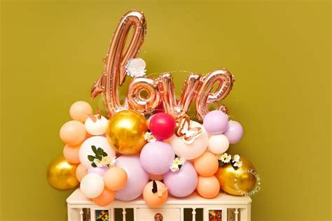 Book personalized Balloon Bouquets or Gift Box and Get Delivery in Jaipur