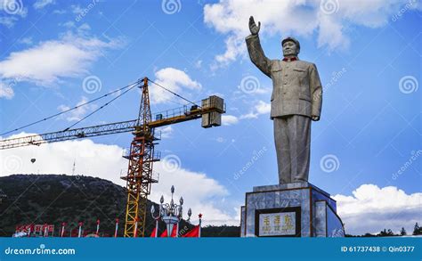 Mao Zedong statue editorial stock photo. Image of beijing - 61737438