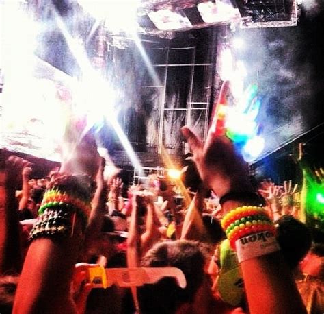 Ultra music festival! One day.... Music Festival Fashion, Festival Style, Music Festivals ...