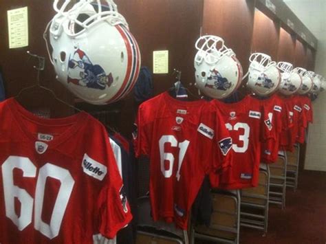 PHOTO: Patriots To Wear 1985-Throwback Uniforms Against Vikings - SB ...