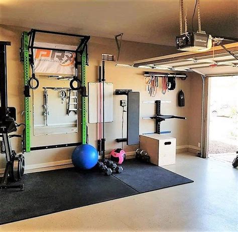 35 Modern Home Gym Spaces Ideas For Work Out | Gym room at home, Diy home gym, Workout room home