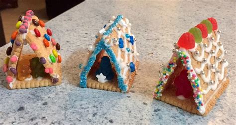 Mini Gingerbread Houses easy Christmas cooking for kids | Mini gingerbread house, Christmas ...