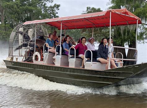 AIRBOAT SWAMP TOURS - Atchafalaya Basin Landing Airboat Swamp Tours