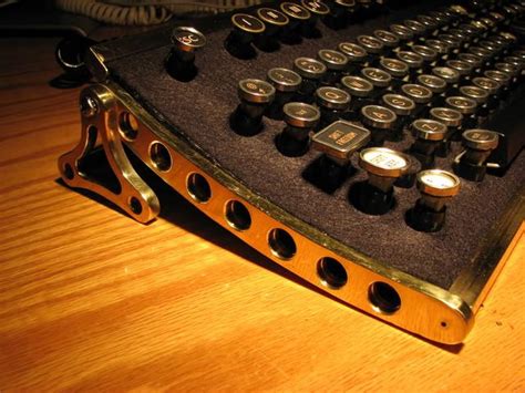 Lee.org » Blog Archive » Steampunk Keyboard