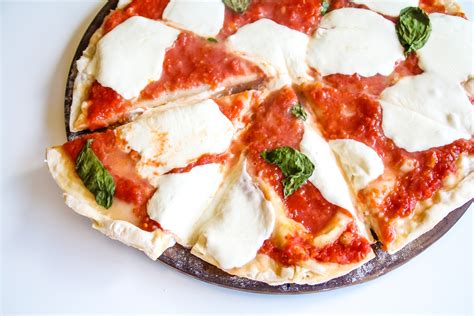 Authentic Italian Margherita Crust & Pizza Recipe - The DIY Lighthouse