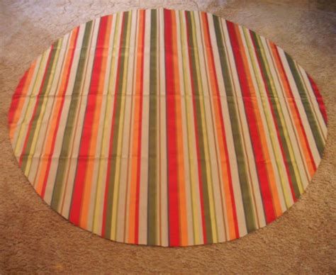 Sew Homegrown: DIY Round Tablecloth!