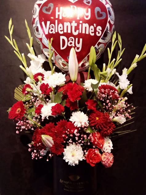 Valentine's Day Box for My Love - Valentine's Day Flowers in Pakistan