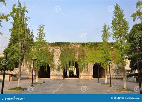 Ming Palace Ruins, Nanjing, China Stock Photo - Image of gateway ...