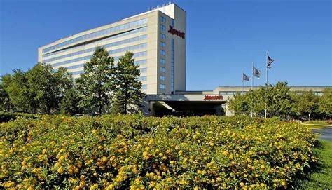 Chicago Marriott Schaumburg | Marriott, Hotel, Outdoor pool