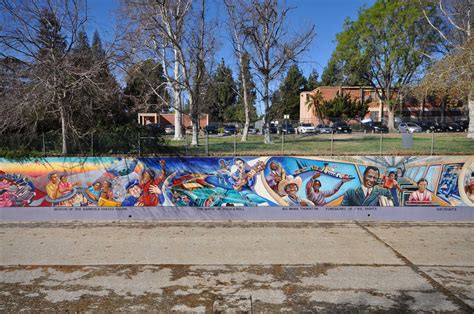 "It Must Live Wherever It Can": Mural-Making in Latino Spaces (Teaching with Historic Places) (U ...