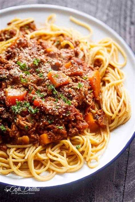 Slow Cooker Spaghetti Bolognese - Cafe Delites