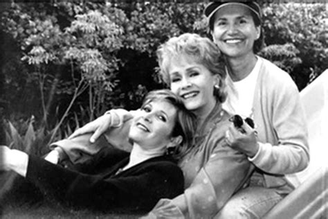 Debbie Reynolds 'Wanted to Live' for Her Granddaughter After Carrie ...