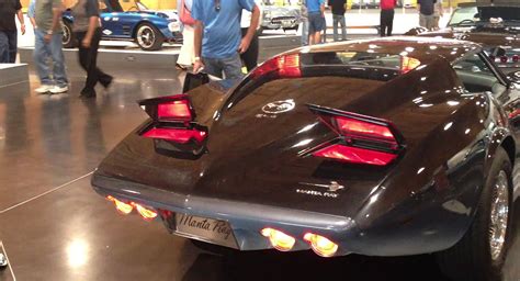 You’ve Heard Of Pop-Up Headlights, But Check This ’60s Corvette Concept’s Pop-Up Taillights ...