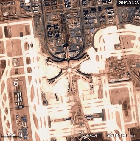 Incredible time-lapse footage shows the construction of Beijing's new £9 billion Daxing airport ...