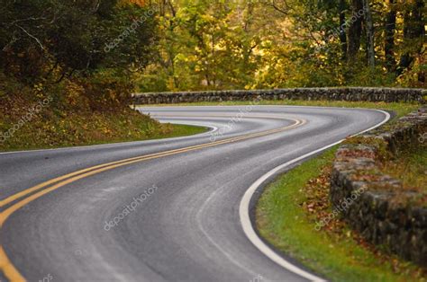 S-Curve Road Skyline Drive — Stock Photo © Camrocker #24938481