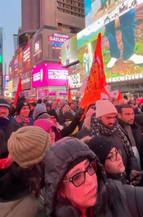 NYC: Times Square echoes with 'Jai Shree Ram' chants as hundreds celebrate 'Pran Pratishtha' in ...