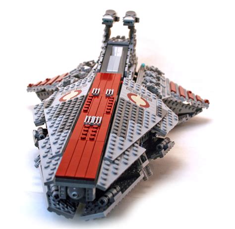 Venator-Class Republic Attack Cruiser - LEGO set #8039-1 (Building Sets > Star Wars > The Clone ...