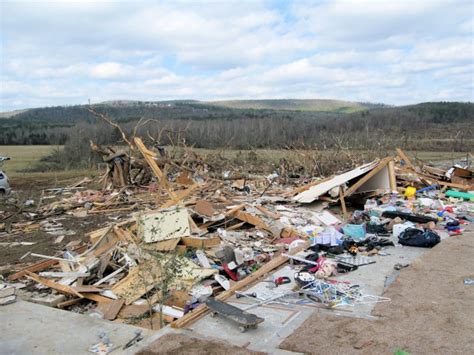 File:Tornado damage Clinton.jpg - Wikipedia, the free encyclopedia