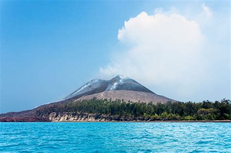 Bertamasya ke Pulau Anak Krakatau, Ini Sederet Aktivitas Seru Bisa ...