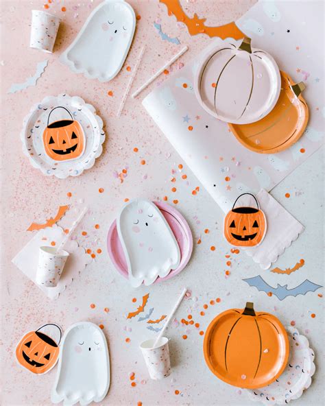 PINK HALLOWEEN DECOR & PINK HALLOWEEN PARTY IDEAS | Bonjour Fête