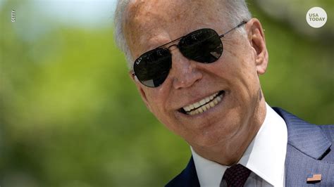 A fan of aviator sunglasses, Joe Biden gifts Vladimir Putin a pair of ...