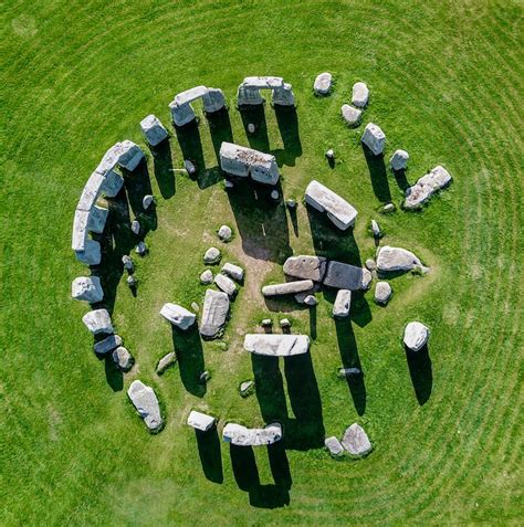 7 Fascinating Facts About Englands Mysterious Stonehenge - Randy Morehall