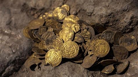 Youths discover trove of 1,000-year-old gold coins in Israel - India Today