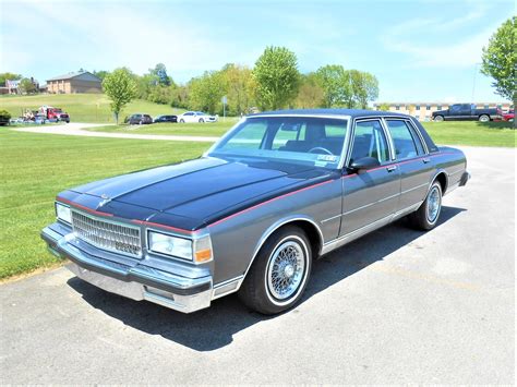 1990 Chevrolet Caprice Classic | Premier Auction