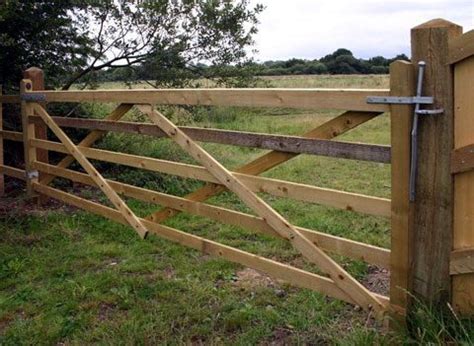 Universal Softwood Field Gate - Jarrett Fencing