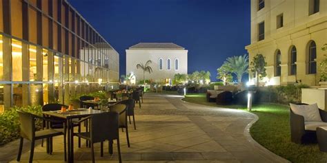 Muebles Asia: Movenpick Hotel Dubai