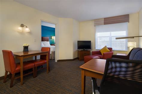 Hotels Madison West Side with Indoor Pool | Residence Inn Madison West ...