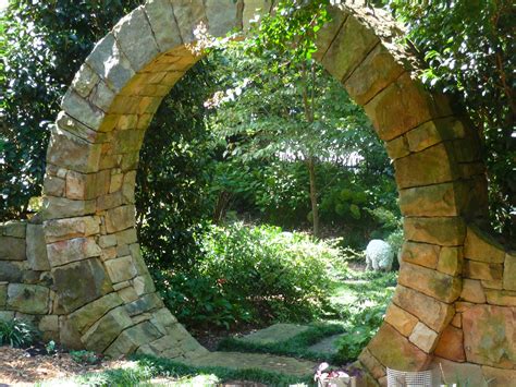 Stone moon gate Garden Doors, Garden Gates, Garden Wall, Garden Arch ...