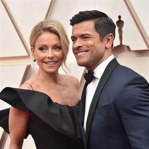 Kelly Ripa, Mark Consuelos to co-host 'Live': Look back at their relationship - Good Morning America