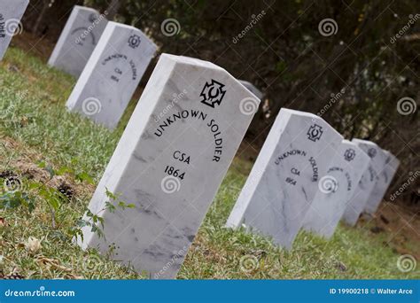 Graves of Unknown Confederate Soldiers Editorial Stock Photo - Image of ...