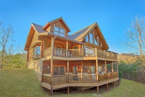 "Royal Vista" Luxury 6-Bedroom Gatlinburg Cabin Rental