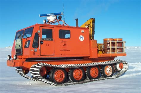 Nodwell and Foremost Pioneer tracked vehicles – Australian Antarctic ...