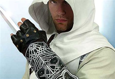 Assassin's creed hidden blade replica |Funny & Amazing Images