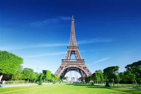 Exploring the Eiffel Tower, the Tallest Building in Paris - Traveldigg.com