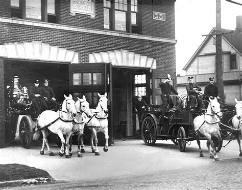 1922, Detroit Fire Dept celebrates its final run using horses - Offici | Detroit news, Fire dept ...