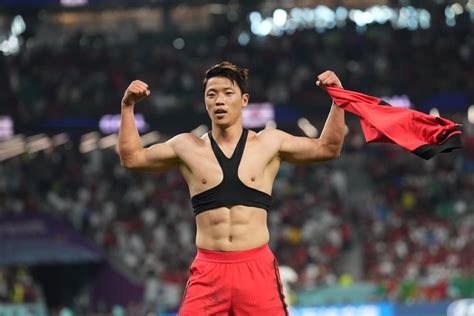 Why Do Men's Football Players Wear Sports Bras? | POPSUGAR Fitness UK