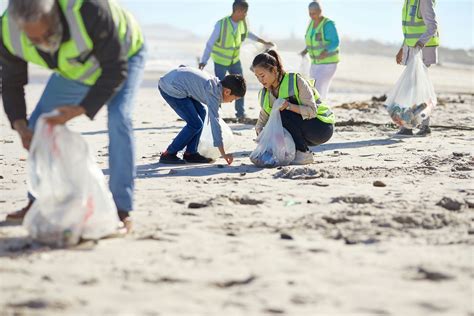 6 beach cleans you can join around the world – Lonely Planet - Lonely ...