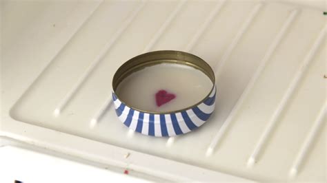 How to Make Beeswax Lip Balm (with Pictures) - wikiHow