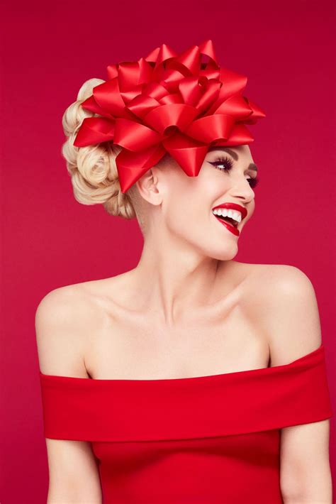 Gwen Stefani - You Make It Feel Like Christmas Photoshoot • CelebMafia